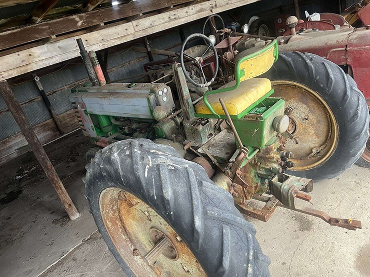 john-deere-b-image-2