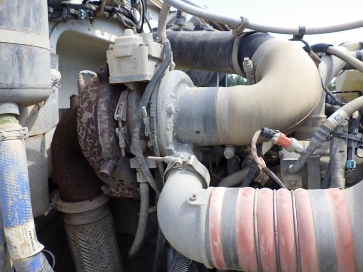 2016-peterbilt-348-image-23