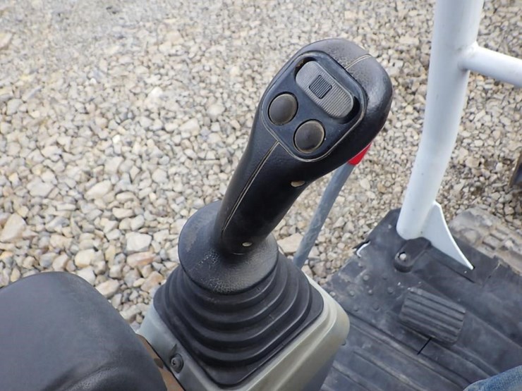 takeuchi-tb230-image-24