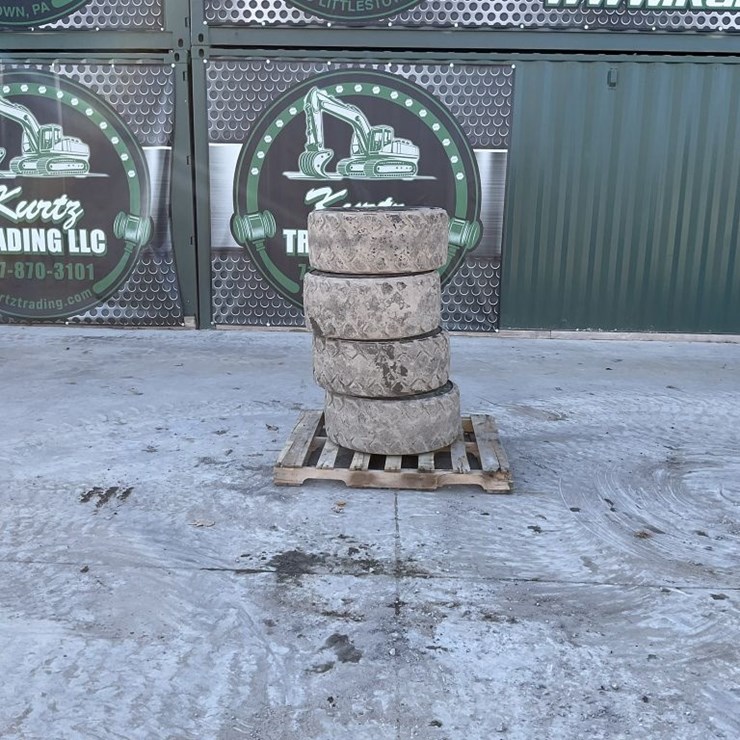 12-16.5 TIRES ON BOBCAT WHEELS