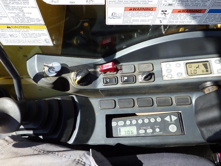 kobelco-sk85cs-3e-image-35