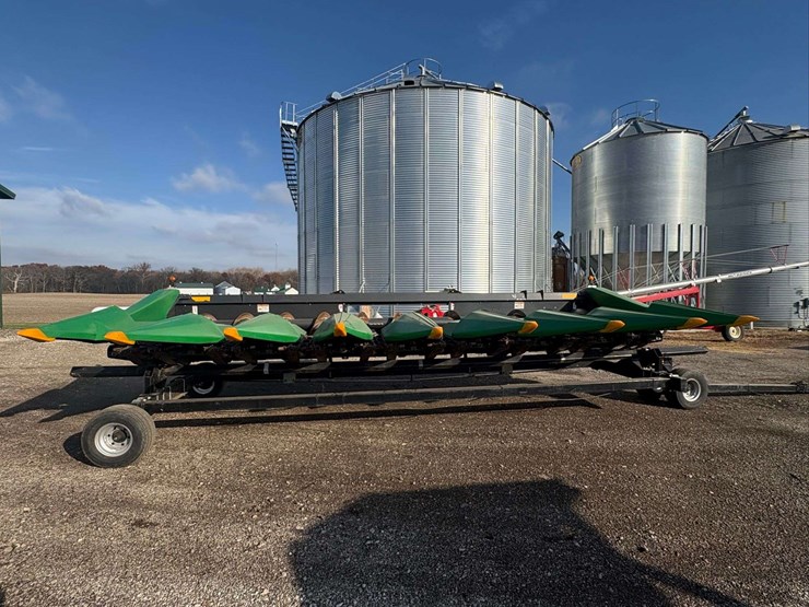 2013-8-row-drago-corn-head-image-9