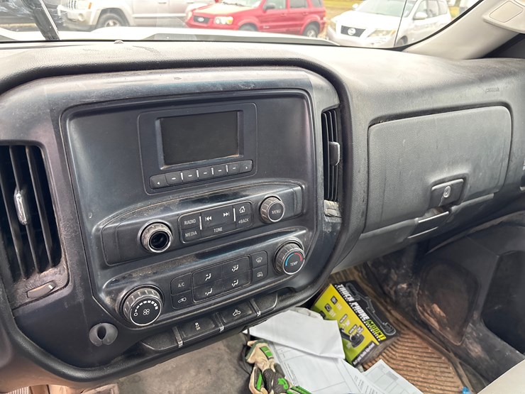 2017-chevrolet-2500hd-image-8