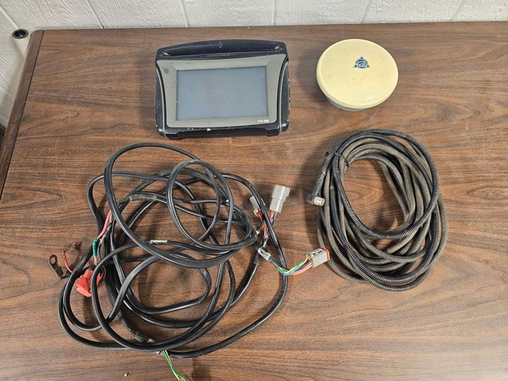 2014-trimble-cfx-750-display-image-1