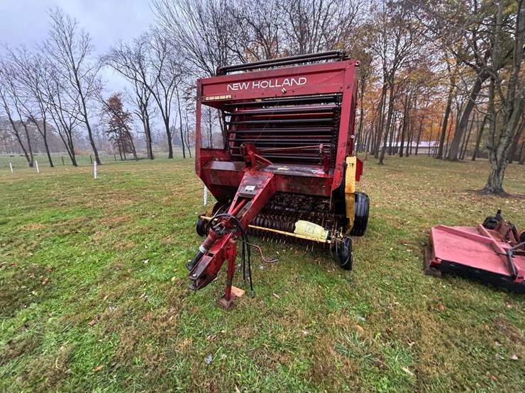 new-holland-851-image-1