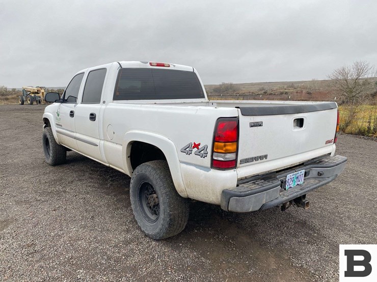 2006-gmc-sierra-2500-image-3