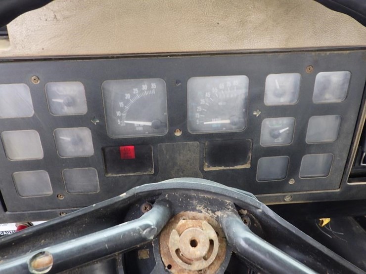 international-4700-image-31