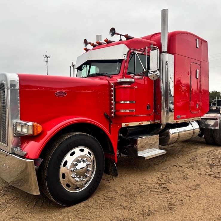 2002 PETERBILT 379
