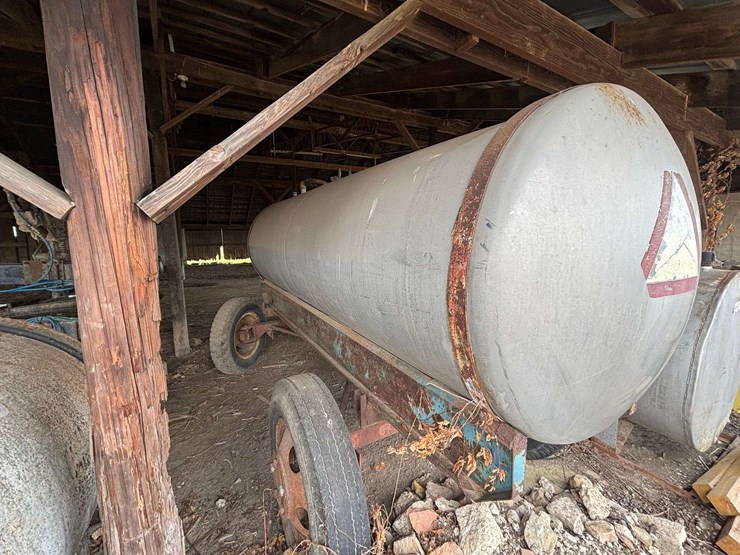 stainless-steel-nurse-tank-on-running-gear-image-3