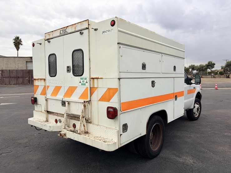 2004-ford-f450-image-3