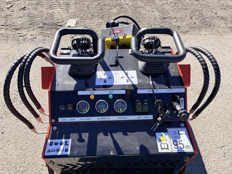 2025-sdlool-sl380-skid-steer-image-10