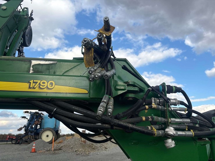 john-deere-1790-image-13