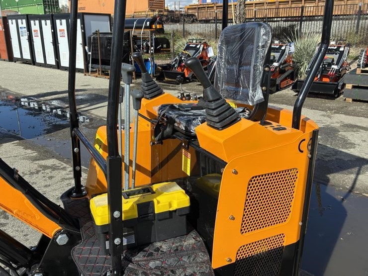 2025-miva-va15-hydraulic-excavator-image-15