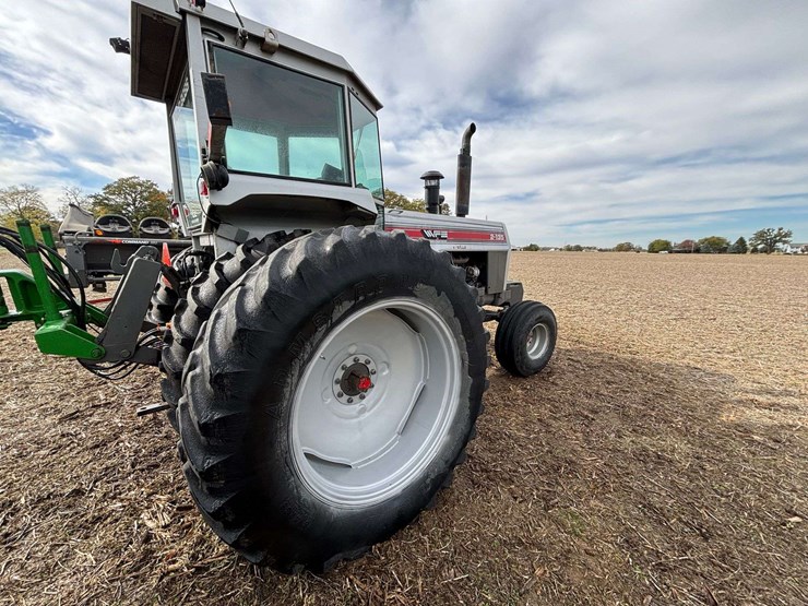 1981-white-2-135-image-3