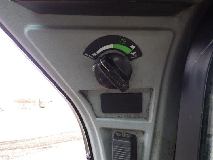 caterpillar-262d3-image-27