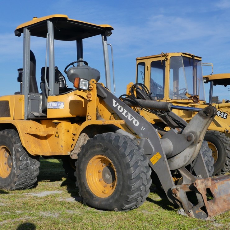 2015 VOLVO L30GS