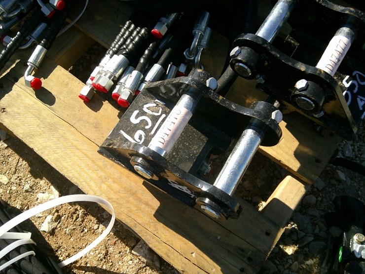 future-quick-coupler-f/-mini-excavator-image-1