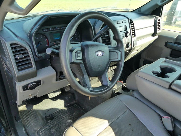 2017-ford-f450-xl-image-13