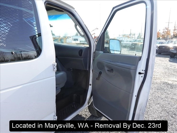 2005-ford-e350-image-25