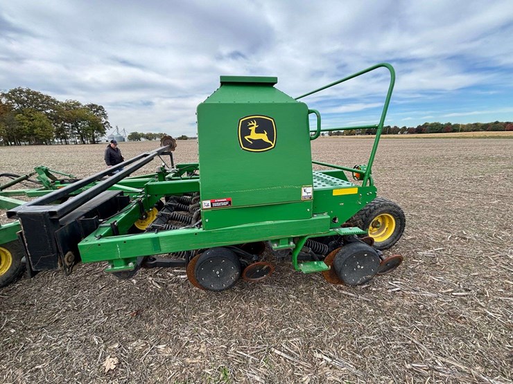 john-deere-1590-image-12