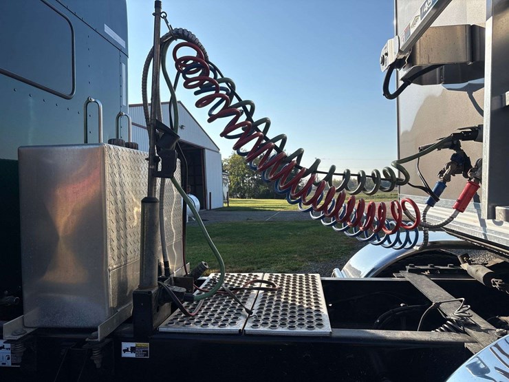 2014-kenworth-t800-image-7