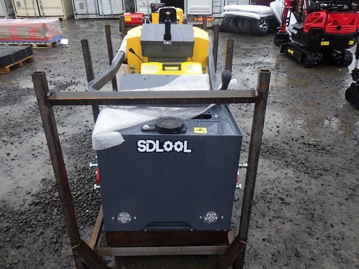 2025-sdlool-1000-vibratory-road-roller-image-6