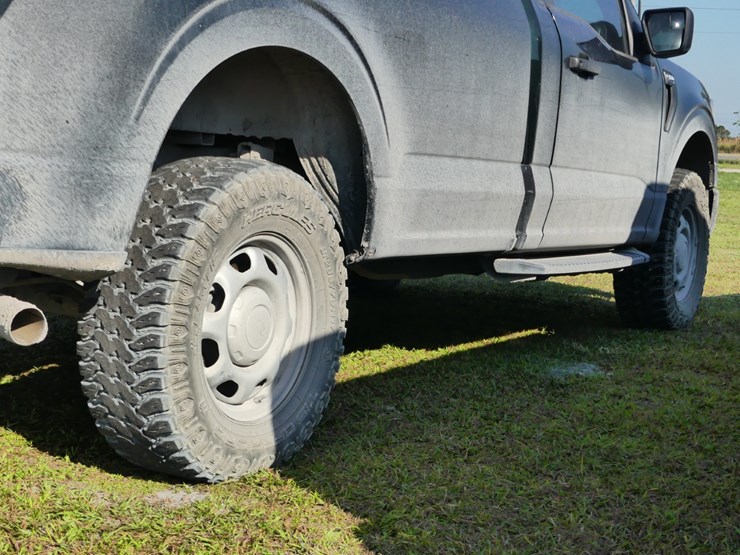 2021-ford-f150-xl-image-5