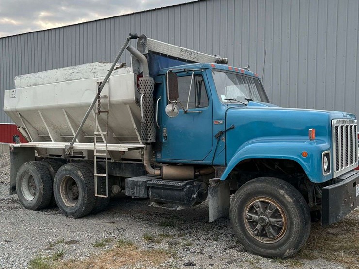 1985-international-s2500-image-3