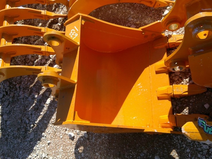 caterpillar-305-image-1