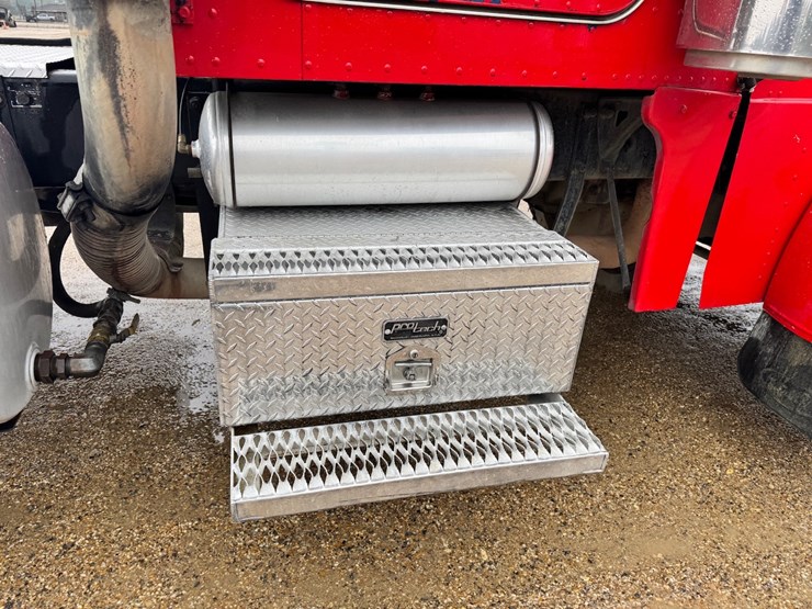 2003-peterbilt-379-image-8