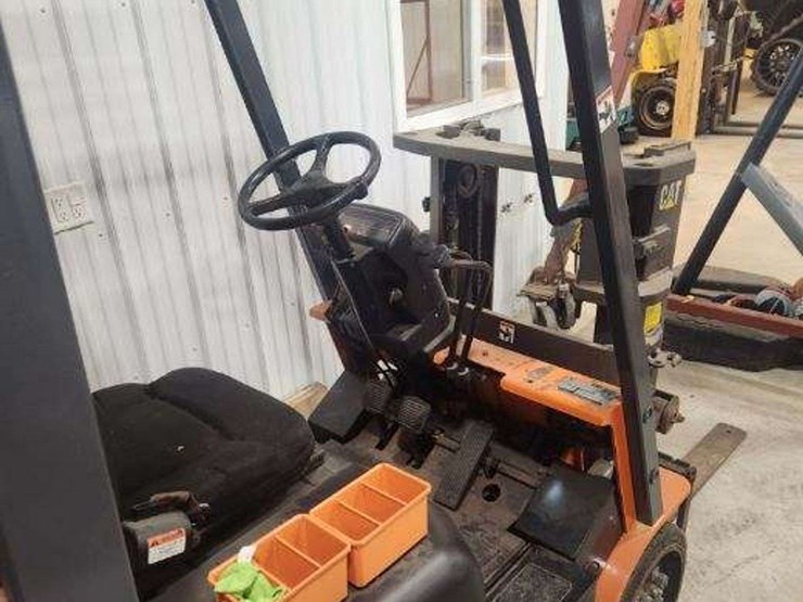 2001-caterpillar-gc25k-image-6