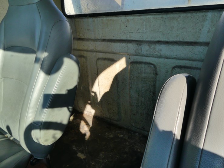 2011-ford-e450-image-12