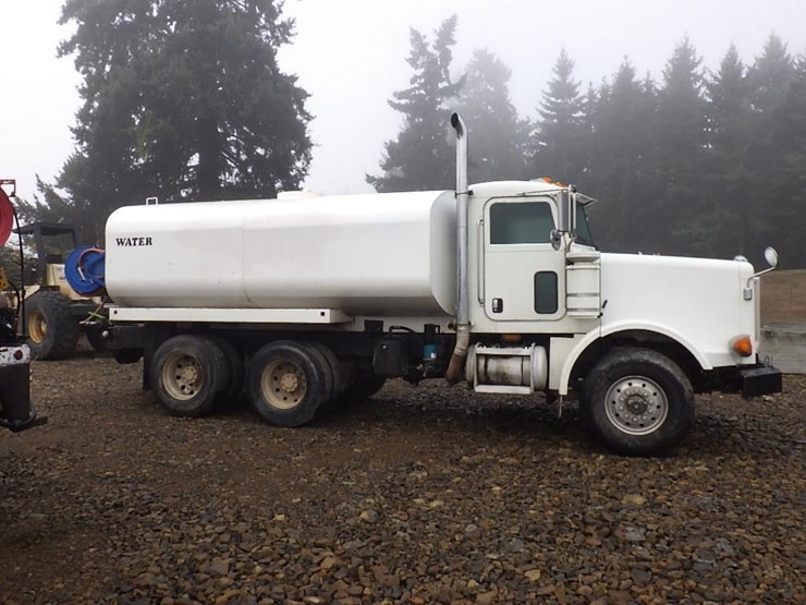 peterbilt-357-image-4