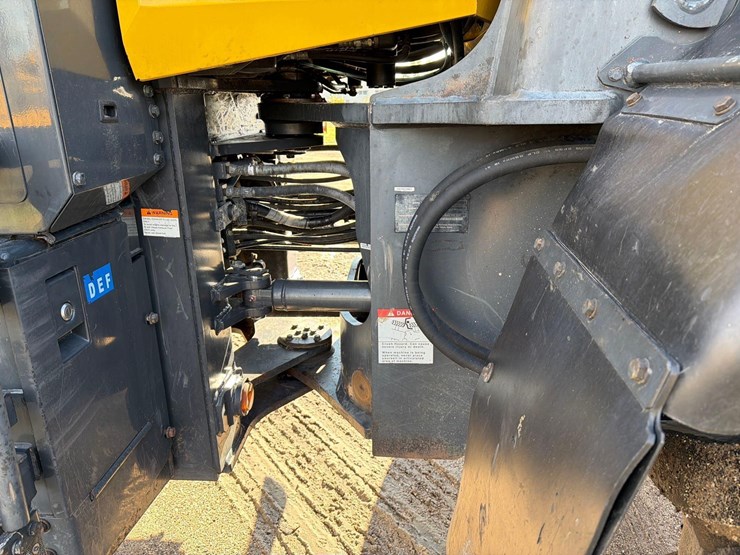 2020-komatsu-wa320-8-image-9