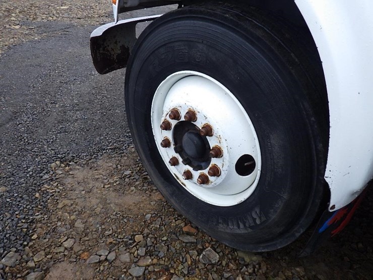 international-4900-image-27