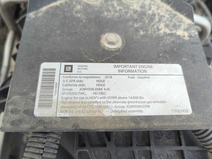 2018-isuzu-npr-image-9