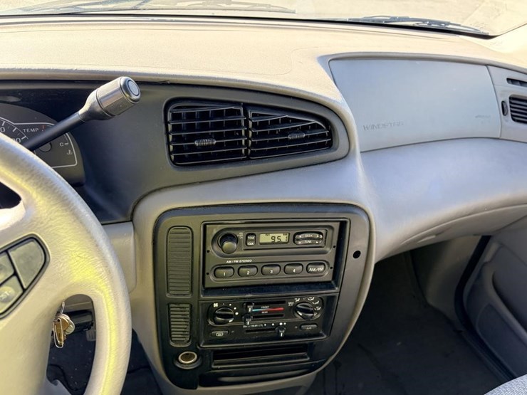 2003-ford-windstar-image-13