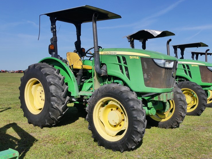 john-deere-5075e-image-1