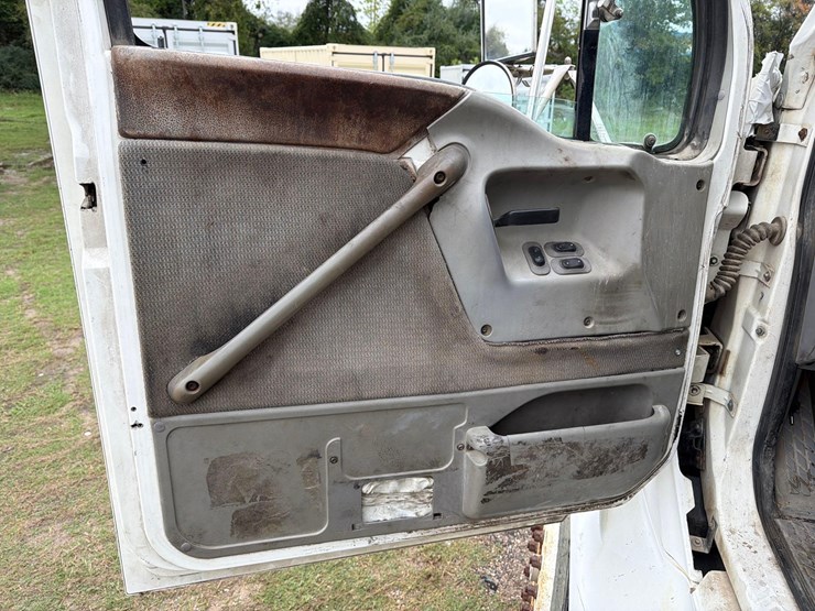 1997-ford-f800-image-26