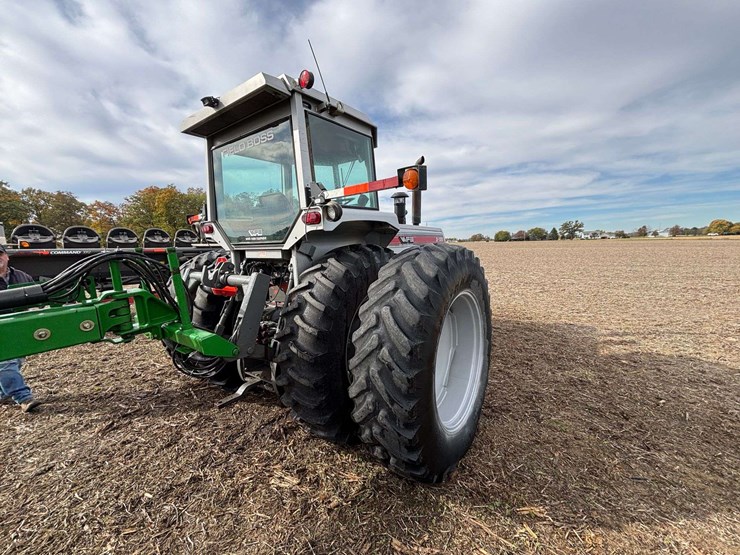 1981-white-2-135-image-4