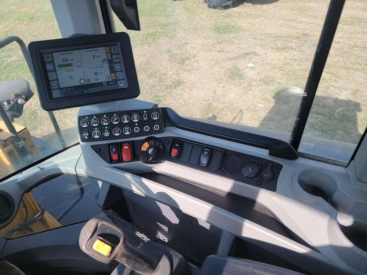 caterpillar-926-image-13