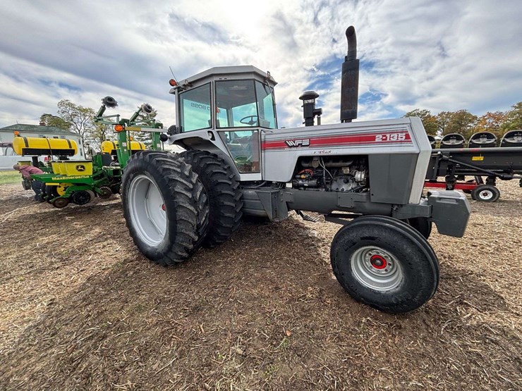 1981-white-2-135-image-1