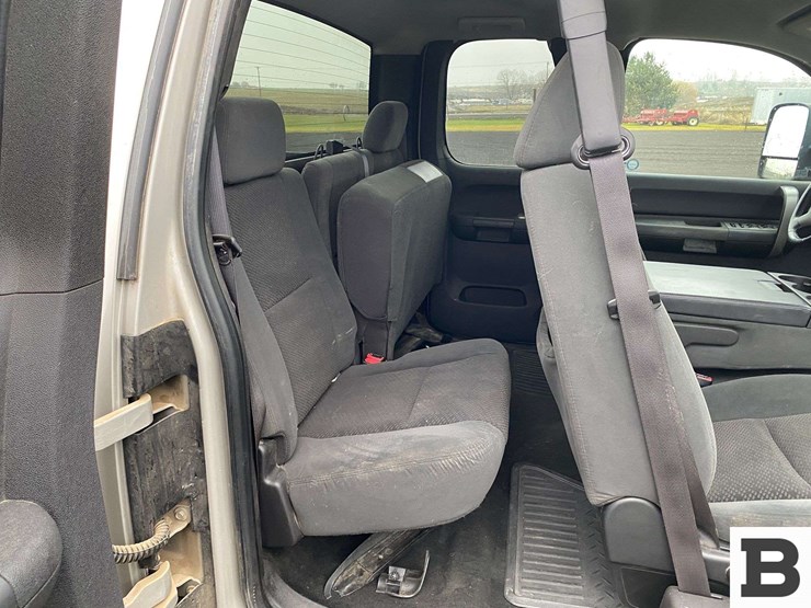 2008-chevrolet-2500-image-26