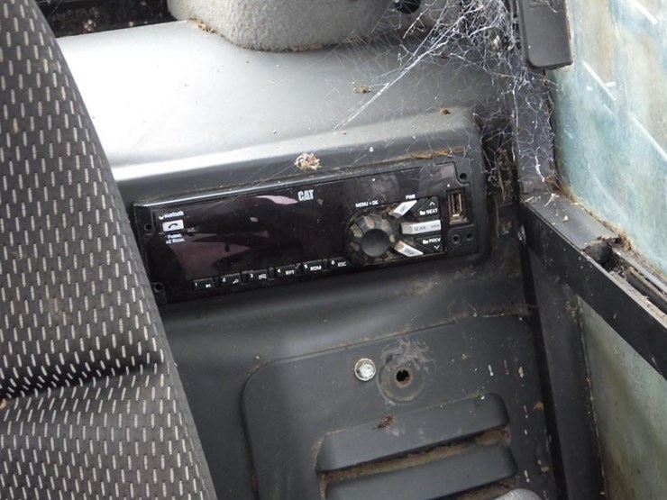 caterpillar-262d3-image-30