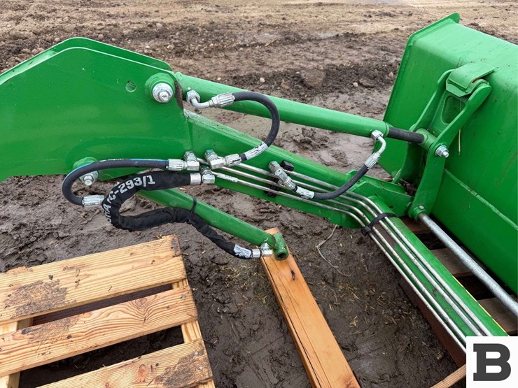 john-deere-300e-image-9