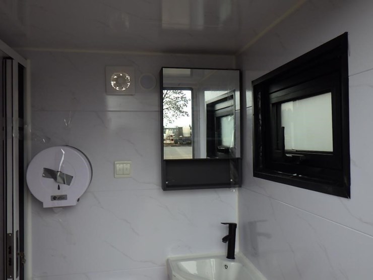 portable-toilet-w/-shower-image-11