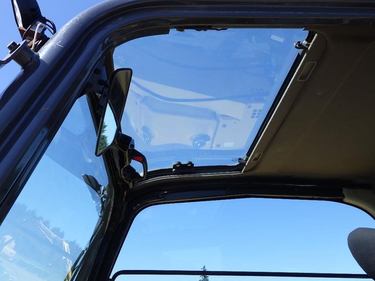 kobelco-sk85cs-3e-image-28