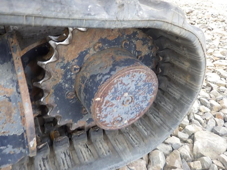 takeuchi-tb230-image-35