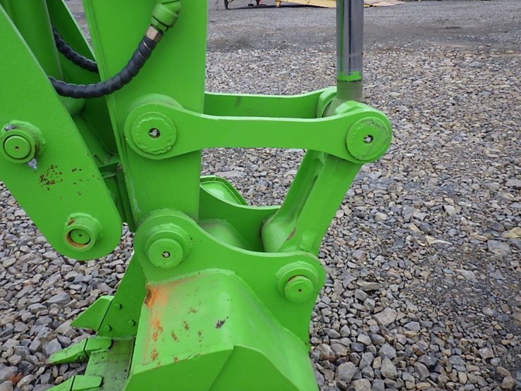 hitachi-zx75ur-image-18