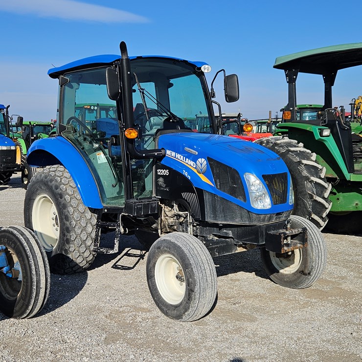 2012 NEW HOLLAND T4.75